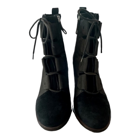 ED Ellen Degeneres NWOT Wallee Black Leather Suede Lace-Up Ankle Boots sz 9.5 - Picture 3 of 9